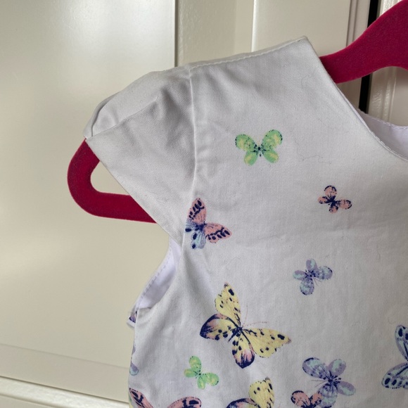 Spring like little girls dress with butterflies. - Picture 5 of 10